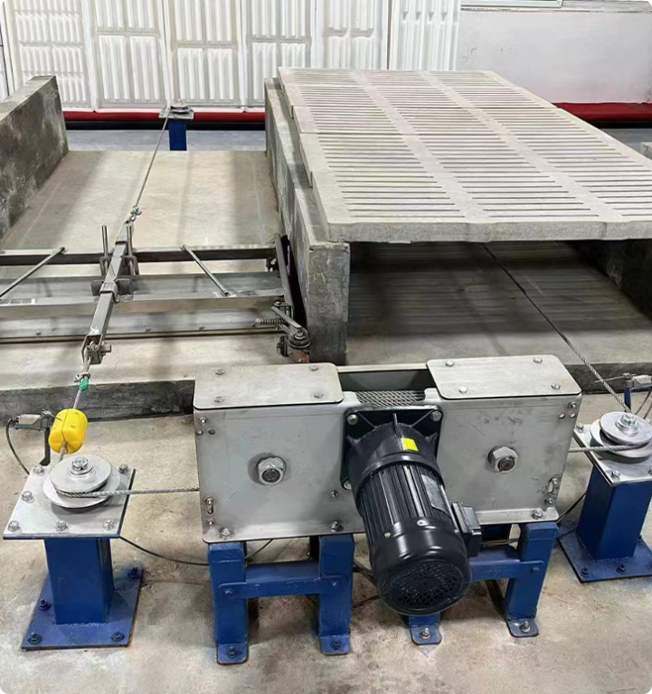Automatic Scraper Manure Removal System for Poultry Chicken Farms